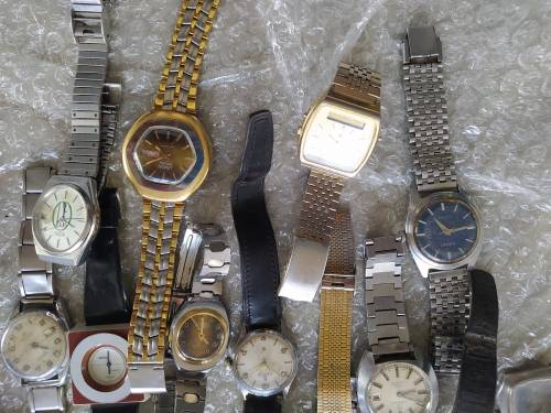 WOW, vintage watch lot for spares, see pics
